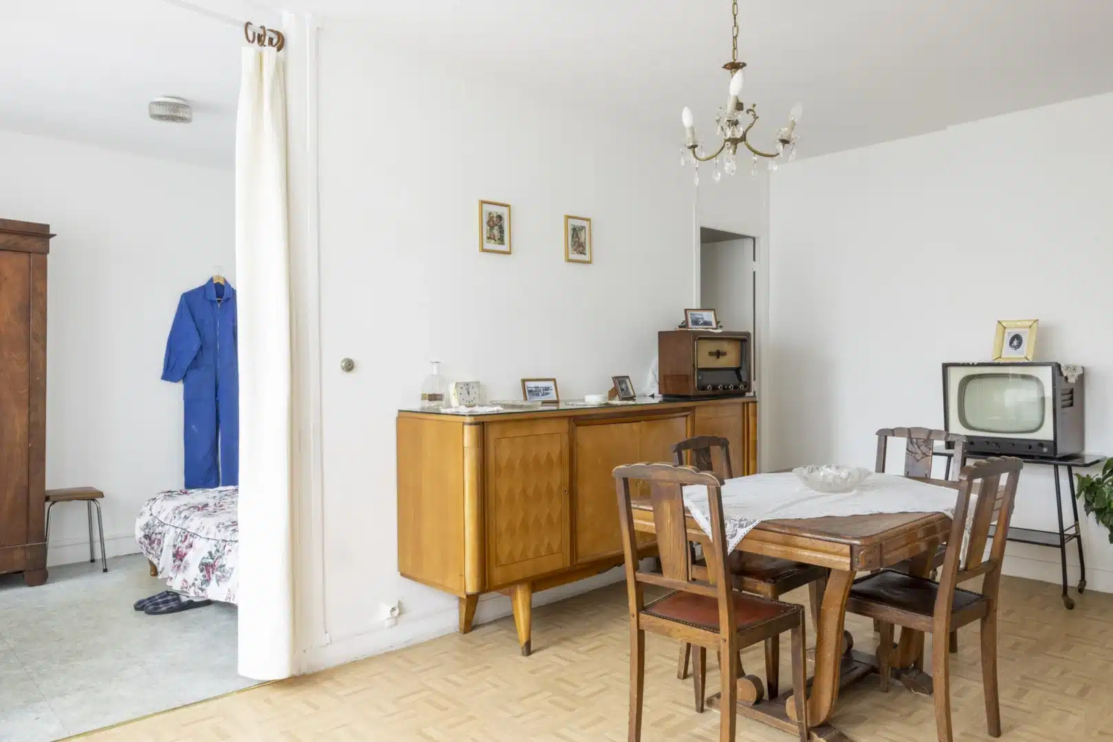 Vue du salon reconstitué appartement Croisille - Expo La Vie HLM