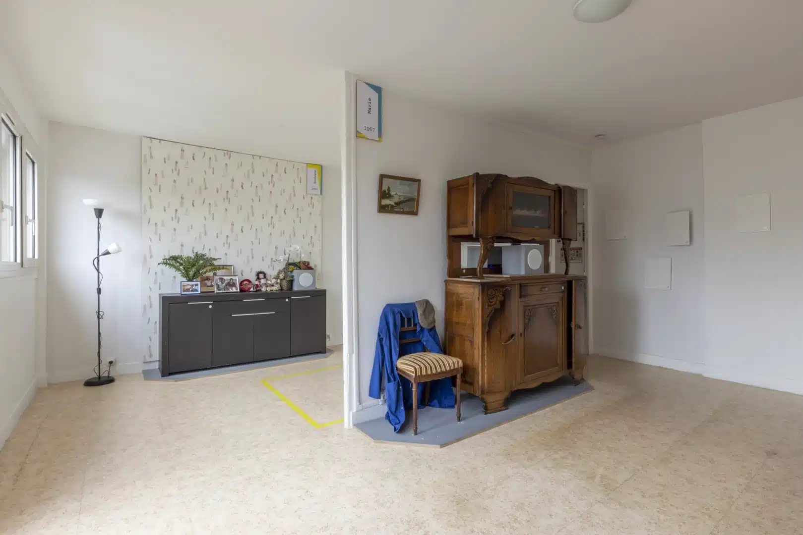 Vue Salon Marie et chambre Soukouna - Appartement 2 - La vie HLM