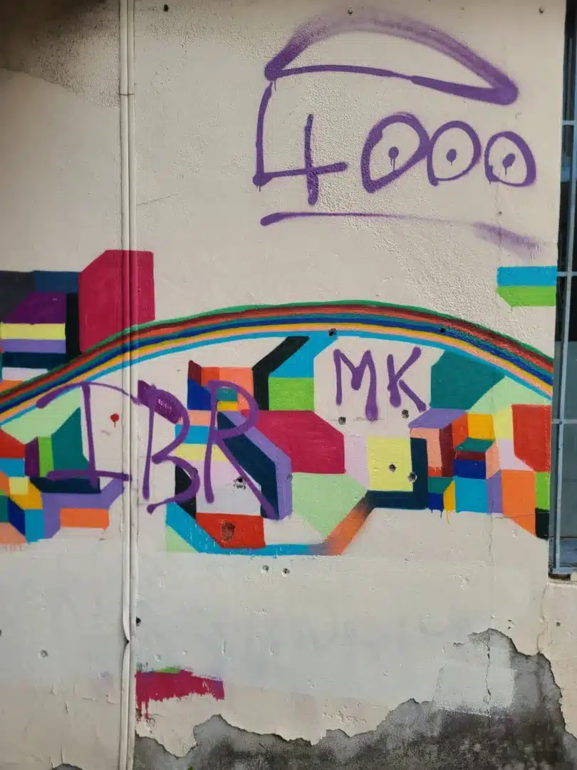 graffiti sur un mur de la cité des 4000 de la Courneuve